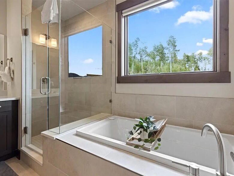 Five-Bedroom Alpine Escape with Forest Views & Resort Amenities - Silverthorne, Colorado