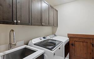 Five-Bedroom Alpine Escape with Forest Views & Resort Amenities - Silverthorne, Colorado