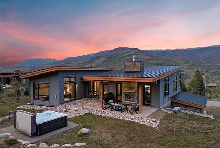 Five-Bedroom Alpine Escape with Forest Views & Resort Amenities - Silverthorne, Colorado