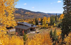 Five-Bedroom Alpine Escape with Forest Views & Resort Amenities - Silverthorne, Colorado