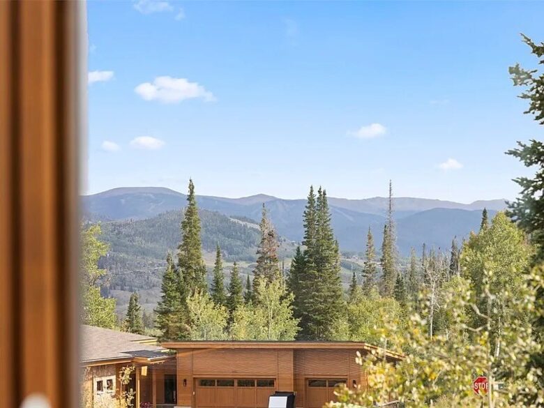 Five-Bedroom Alpine Escape with Forest Views & Resort Amenities - Silverthorne, Colorado