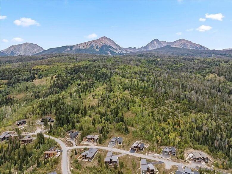 Five-Bedroom Alpine Escape with Forest Views & Resort Amenities - Silverthorne, Colorado