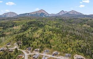 Five-Bedroom Alpine Escape with Forest Views & Resort Amenities - Silverthorne, Colorado