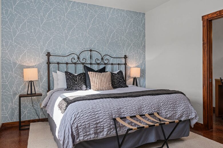 Rustic-Luxury Farmhouse Minutes from Fredericksburg Main Street - Fredericksburg, Texas