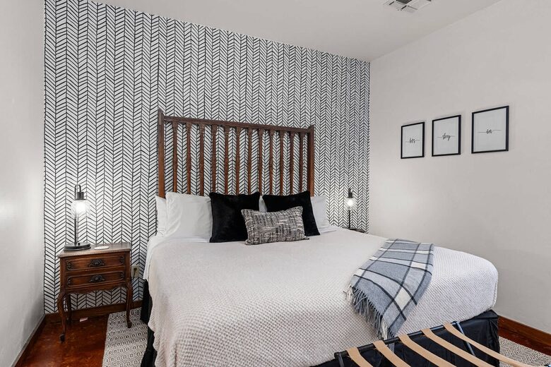 Rustic-Luxury Farmhouse Minutes from Fredericksburg Main Street - Fredericksburg, Texas