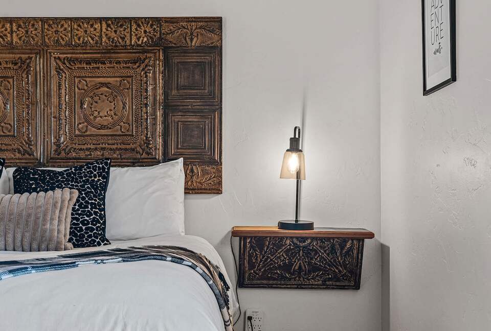 Rustic-Luxury Farmhouse Minutes from Fredericksburg Main Street - Fredericksburg, Texas