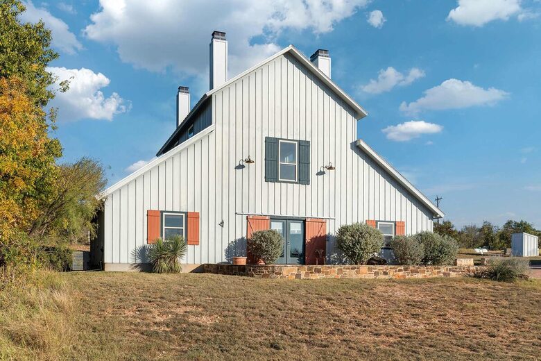 Rustic-Luxury Farmhouse Minutes from Fredericksburg Main Street - Fredericksburg, Texas