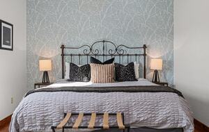 Rustic-Luxury Farmhouse Minutes from Fredericksburg Main Street - Fredericksburg, Texas