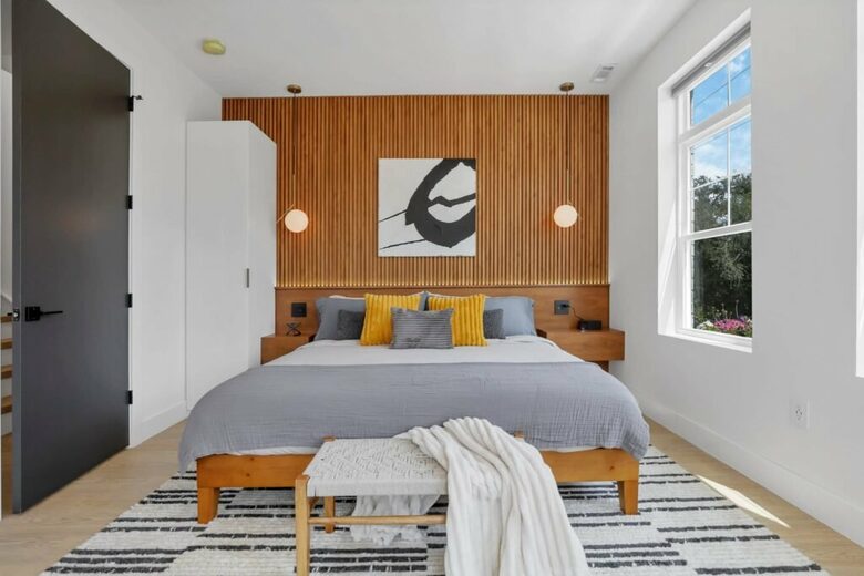 Modern Downtown Luxury Retreat with City Views & Entertainment Areas - Columbus, Ohio