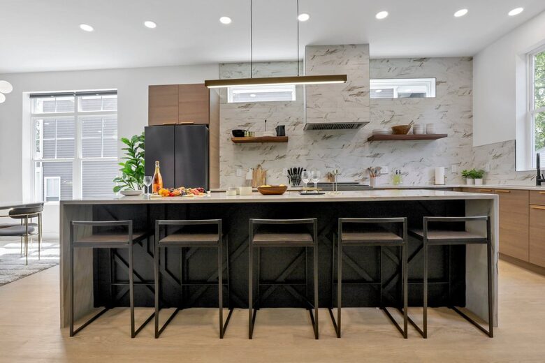 Modern Downtown Luxury Retreat with City Views & Entertainment Areas - Columbus, Ohio