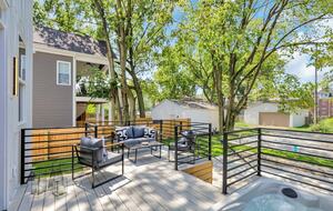 Modern Downtown Luxury Retreat with City Views & Entertainment Areas - Columbus, Ohio