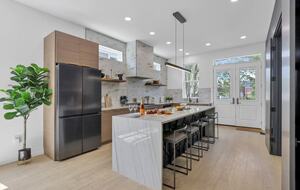 Modern Downtown Luxury Retreat with City Views & Entertainment Areas - Columbus, Ohio