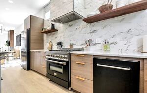 Modern Downtown Luxury Retreat with City Views & Entertainment Areas - Columbus, Ohio