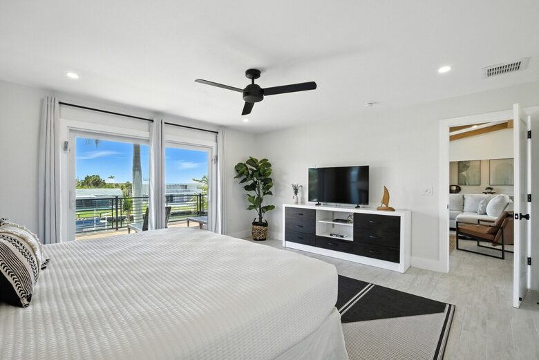 Waterfront Grandeur on Anna Maria - Holmes Beach, Florida