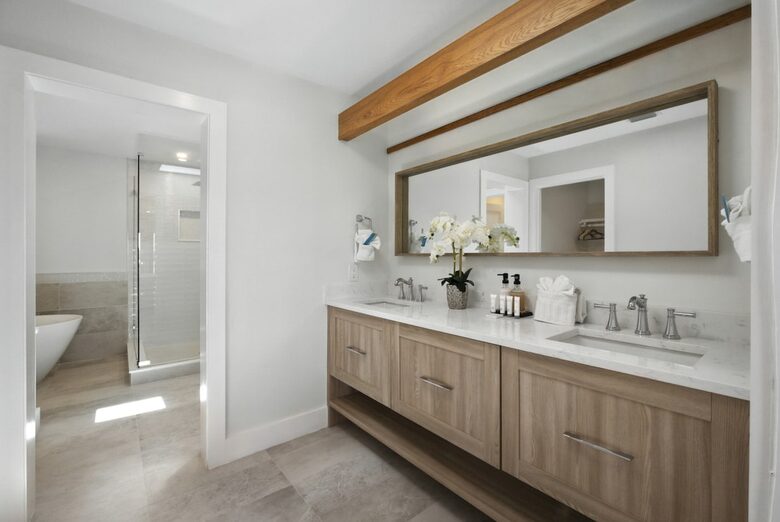 Waterfront Grandeur on Anna Maria - Holmes Beach, Florida