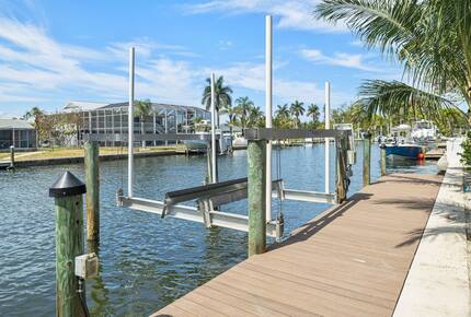 Waterfront Grandeur on Anna Maria - Holmes Beach, Florida