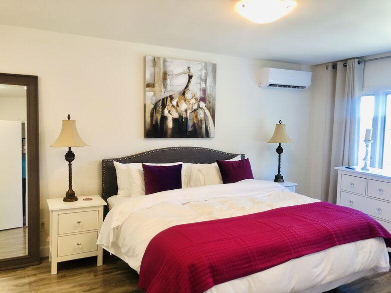 Niagara Riverfront Contemporary Retreat - Niagara-on-the-Lake, Canada