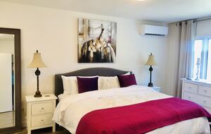 Niagara Riverfront Contemporary Retreat - Niagara-on-the-Lake, Canada