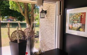 Niagara Riverfront Contemporary Retreat - Niagara-on-the-Lake, Canada