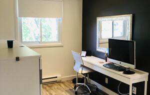 Niagara Riverfront Contemporary Retreat - Niagara-on-the-Lake, Canada