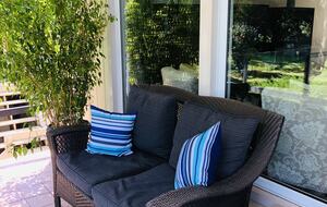 Niagara Riverfront Contemporary Retreat - Niagara-on-the-Lake, Canada