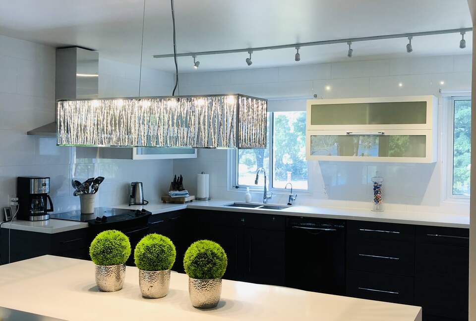 Niagara Riverfront Contemporary Retreat - Niagara-on-the-Lake, Canada