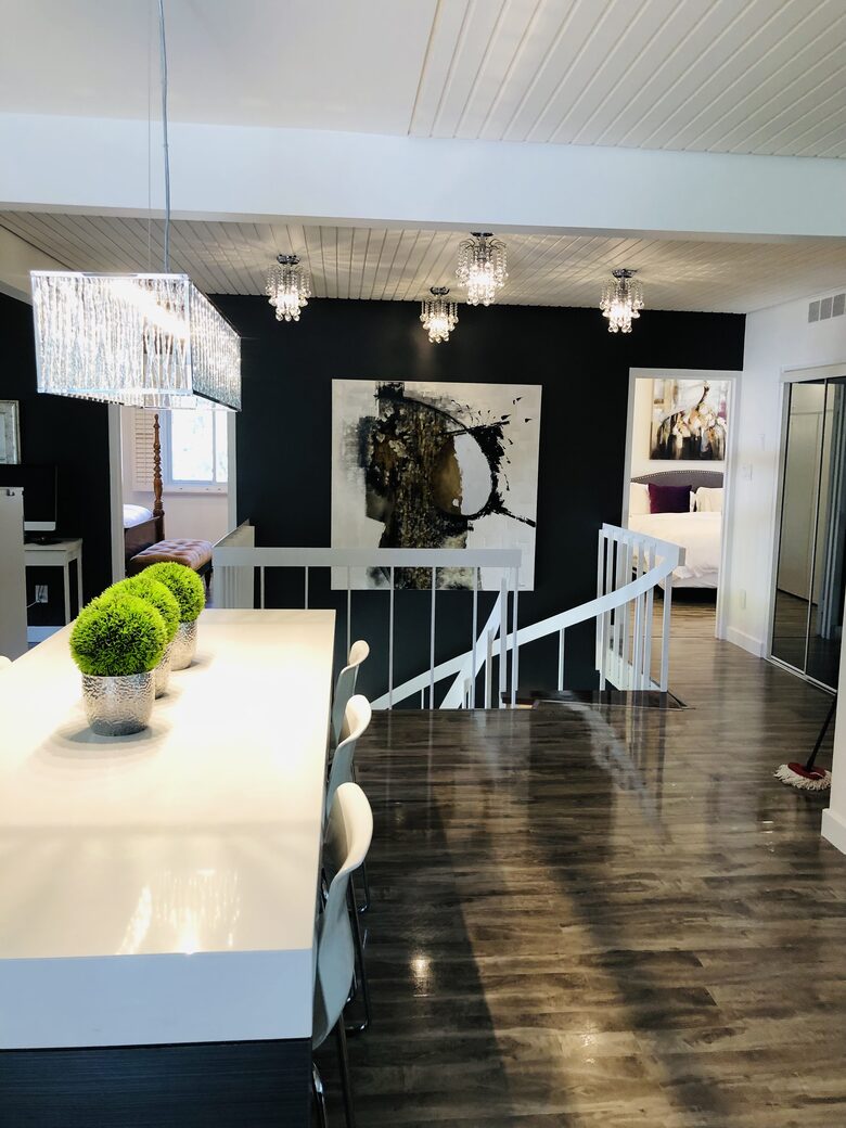 Niagara Riverfront Contemporary Retreat - Niagara-on-the-Lake, Canada