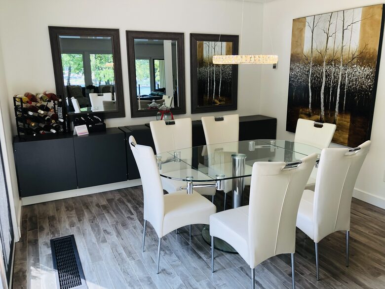 Niagara Riverfront Contemporary Retreat - Niagara-on-the-Lake, Canada