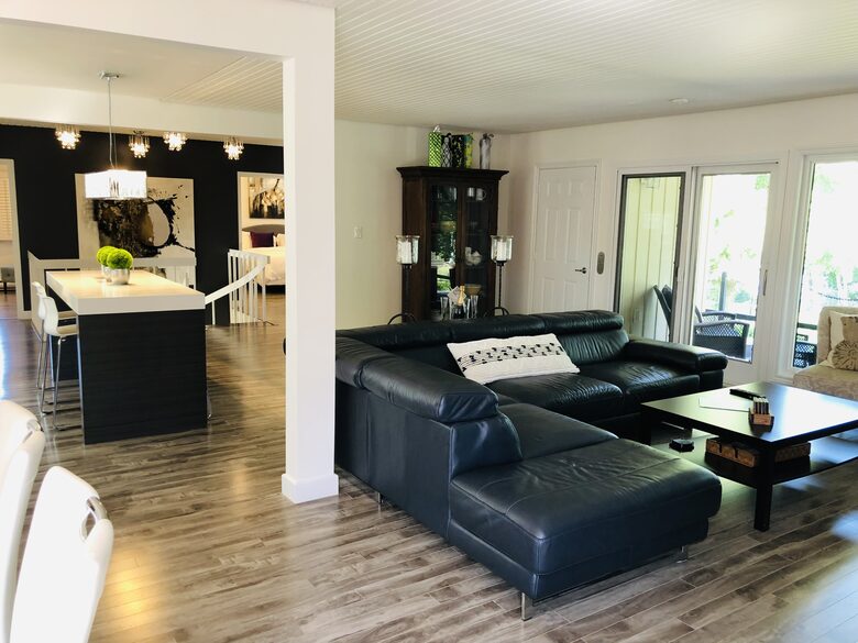 Niagara Riverfront Contemporary Retreat - Niagara-on-the-Lake, Canada