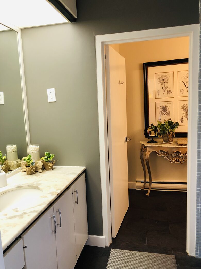 Niagara Riverfront Contemporary Retreat - Niagara-on-the-Lake, Canada