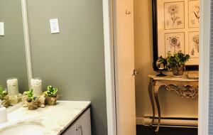 Niagara Riverfront Contemporary Retreat - Niagara-on-the-Lake, Canada