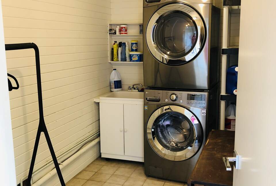 Niagara Riverfront Contemporary Retreat - Niagara-on-the-Lake, Canada