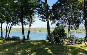 Niagara Riverfront Contemporary Retreat - Niagara-on-the-Lake, Canada