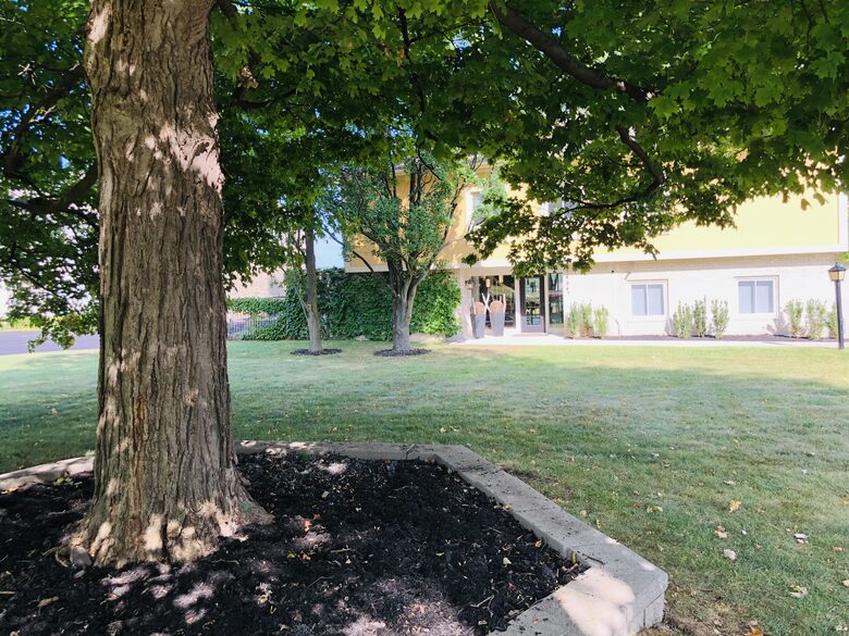 Niagara Riverfront Contemporary Retreat - Niagara-on-the-Lake, Canada