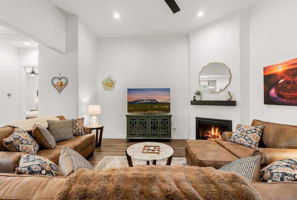 Pineview Retreat | Modern Flagstaff Getaway - Flagstaff, Arizona
