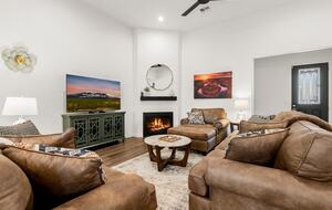 Pineview Retreat | Modern Flagstaff Getaway - Flagstaff, Arizona