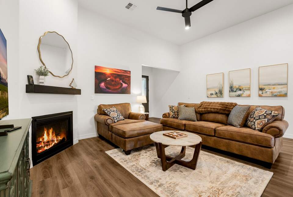 Pineview Retreat | Modern Flagstaff Getaway - Flagstaff, Arizona