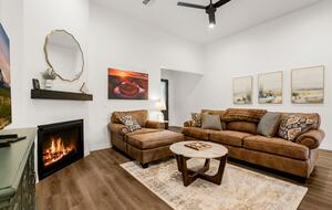 Pineview Retreat | Modern Flagstaff Getaway - Flagstaff, Arizona