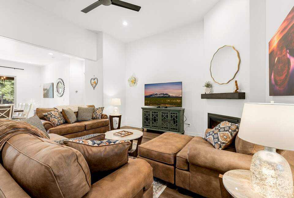 Pineview Retreat | Modern Flagstaff Getaway - Flagstaff, Arizona