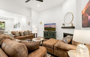 Pineview Retreat | Modern Flagstaff Getaway - Flagstaff, Arizona