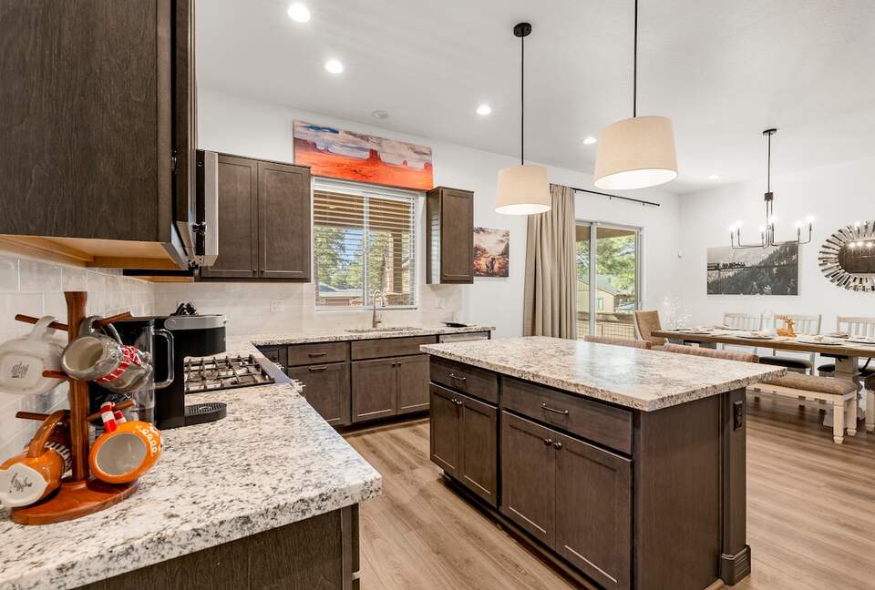 Pineview Retreat | Modern Flagstaff Getaway - Flagstaff, Arizona