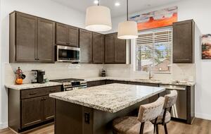 Pineview Retreat | Modern Flagstaff Getaway - Flagstaff, Arizona