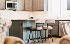 Pineview Retreat | Modern Flagstaff Getaway - Flagstaff, Arizona