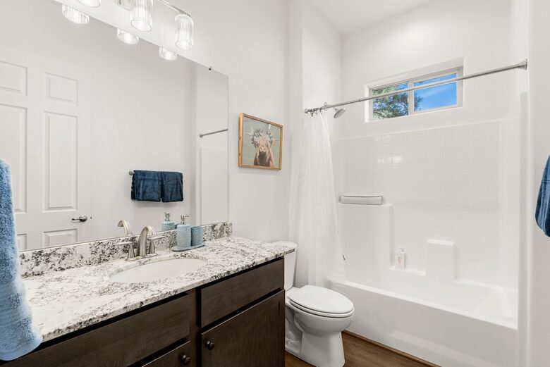 Pineview Retreat | Modern Flagstaff Getaway - Flagstaff, Arizona