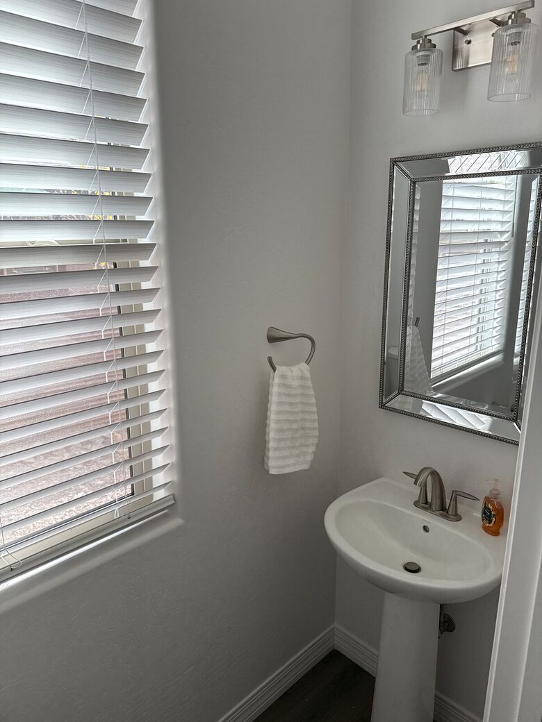 Pineview Retreat | Modern Flagstaff Getaway - Flagstaff, Arizona