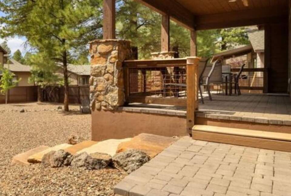 Pineview Retreat | Modern Flagstaff Getaway - Flagstaff, Arizona