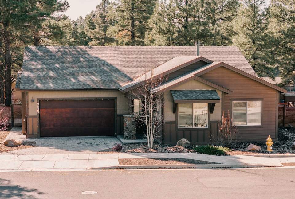 Pineview Retreat | Modern Flagstaff Getaway - Flagstaff, Arizona