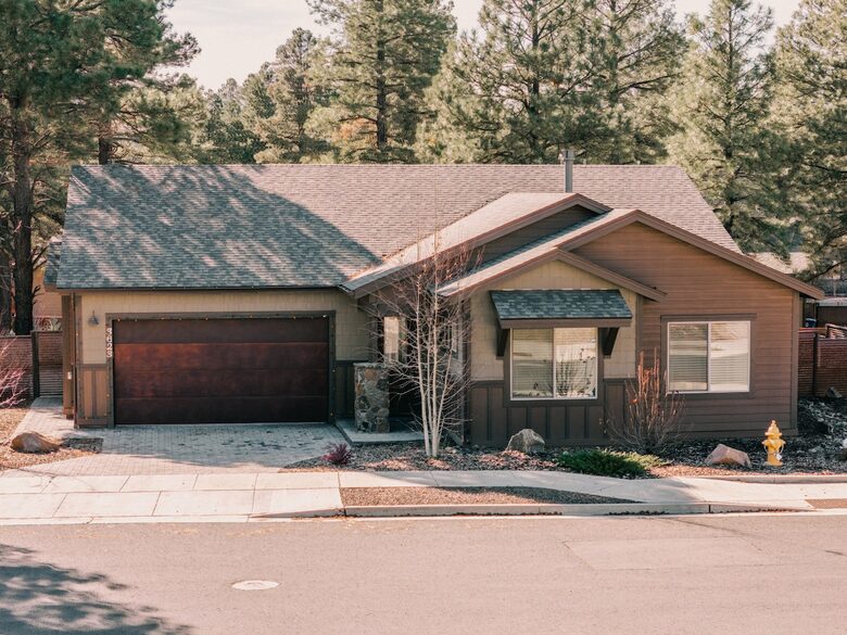 Pineview Retreat | Modern Flagstaff Getaway - Flagstaff, Arizona