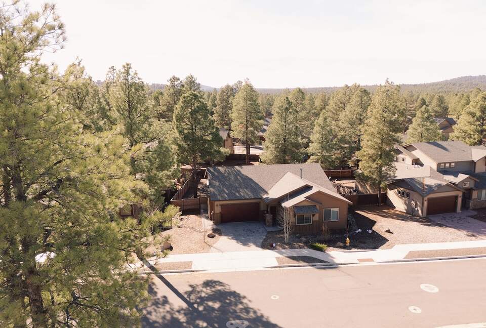 Pineview Retreat | Modern Flagstaff Getaway - Flagstaff, Arizona