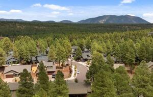 Pineview Retreat | Modern Flagstaff Getaway - Flagstaff, Arizona